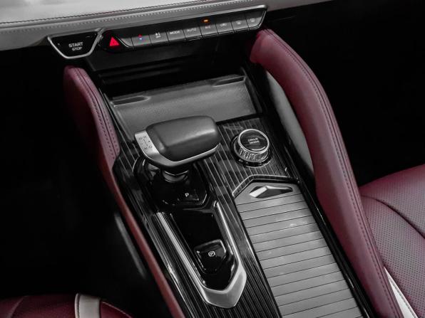 Geely Monjaro I с пробегом 2024 года, цена 3 420 000 рублей, 33101 км, внедорожник, Автокод Объявления