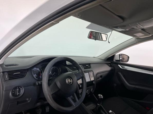 Skoda Octavia III (A7) Рестайлинг с пробегом 2018 года, цена 1 599 000 рублей, 117000 км, лифтбек, Автокод Объявления