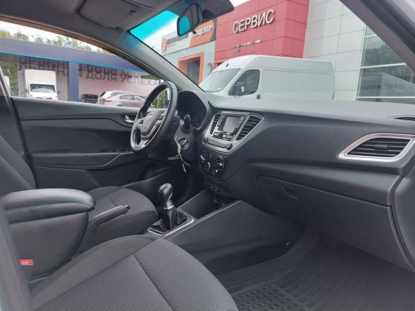 Hyundai Solaris II с пробегом 2019 года, цена 1 210 000 рублей, 137000 км, седан, Автокод Объявления
