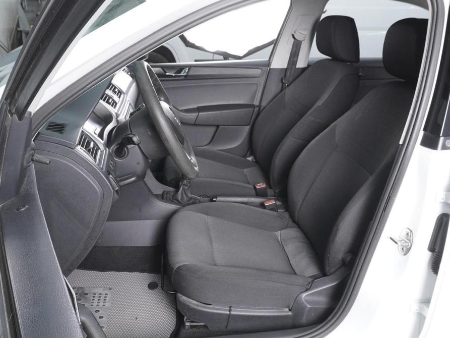 Skoda Rapid I Рестайлинг Ростов-на-Дону  - изображение 10