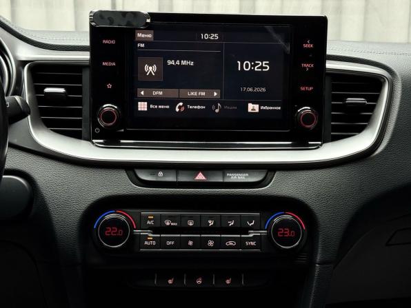 Kia Ceed III с пробегом 2021 года, цена 1 799 000 рублей, 73220 км, универсал, Автокод Объявления