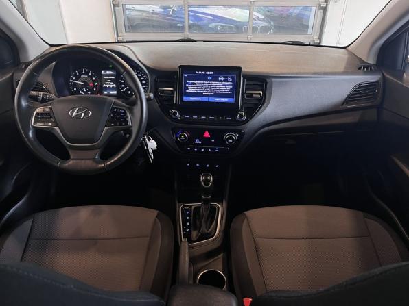 Hyundai Solaris II Рестайлинг с пробегом 2022 года, цена 1 939 000 рублей, 60677 км, седан, Автокод Объявления