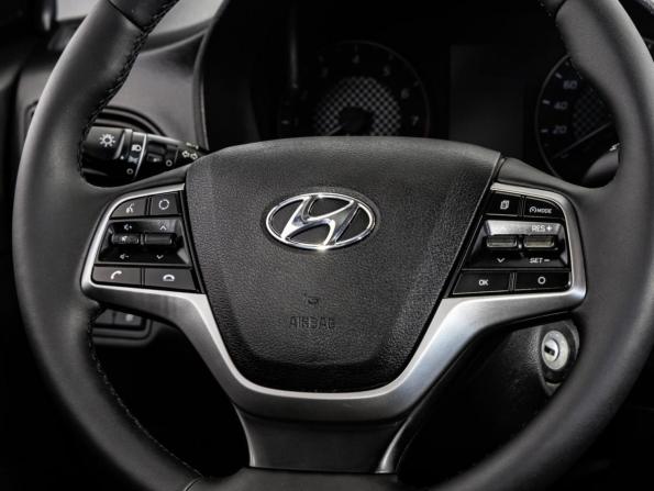 Hyundai Solaris II Рестайлинг с пробегом 2021 года, цена 1 533 510 рублей, 55143 км, седан, Автокод Объявления