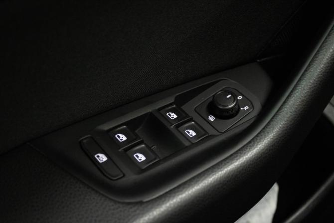 Volkswagen Passat B8 с пробегом 2018 года, цена 1 679 000 рублей, 113564 км, седан, Автокод Объявления