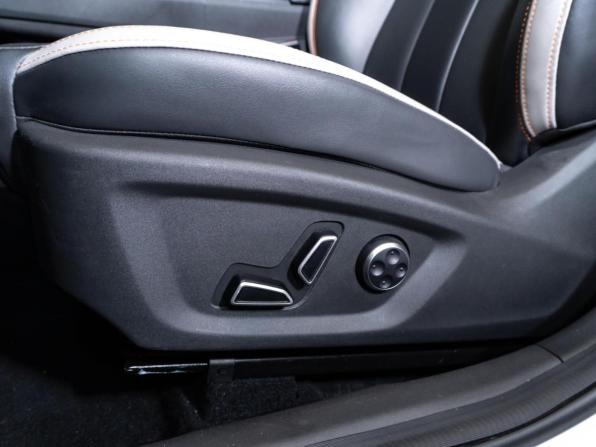 Changan UNI-V I с пробегом 2024 года, цена 2 190 000 рублей, 75901 км, лифтбек, Автокод Объявления