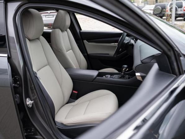 Mazda 3 IV (BP) с пробегом 2019 года, цена 2 450 000 рублей, 113040 км, хэтчбек, Автокод Объявления