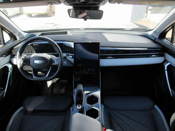 Geely Atlas II с пробегом 2024 года, цена 2 940 000 рублей, 45080 км, внедорожник, Автокод Объявления