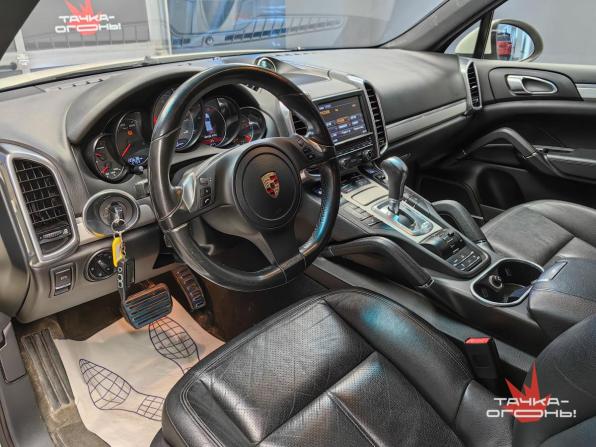 Porsche Cayenne II (958) с пробегом 2010 года, цена 1 930 000 рублей, 135000 км, внедорожник, Автокод Объявления
