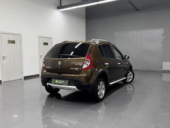 Renault Sandero I с пробегом 2013 года, цена 700 000 рублей, 235161 км, хэтчбек, Автокод Объявления