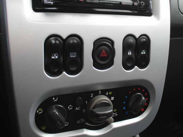 Renault Logan I Рестайлинг с пробегом 2011 года, цена 379 000 рублей, 154805 км, седан, Автокод Объявления