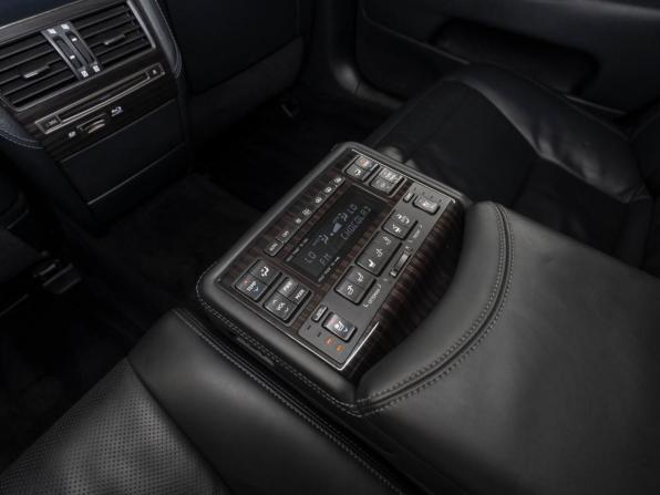 Lexus LS IV Рестайлинг 2 с пробегом 2014 года, цена 2 350 000 рублей, 319436 км, седан, Автокод Объявления