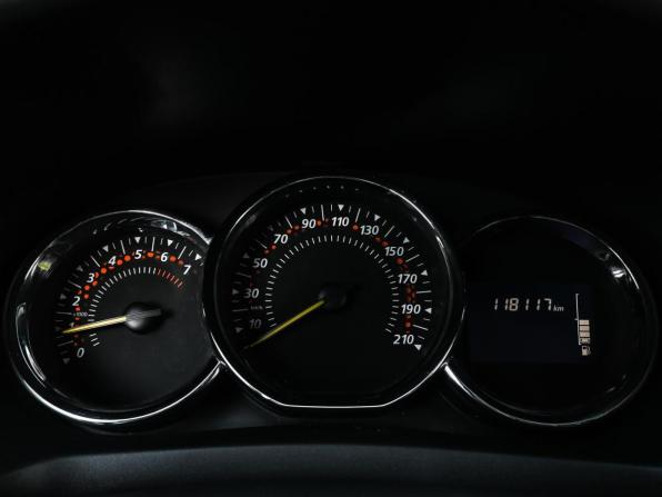Renault Sandero II с пробегом 2015 года, цена 1 069 000 рублей, 118117 км, хэтчбек, Автокод Объявления