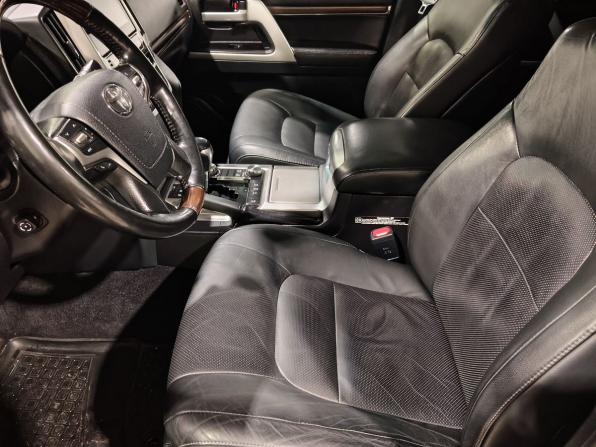 Toyota Land Cruiser 200 Series Рестайлинг 2 с пробегом 2018 года, цена 6 090 000 рублей, 161961 км, внедорожник, Автокод Объявления