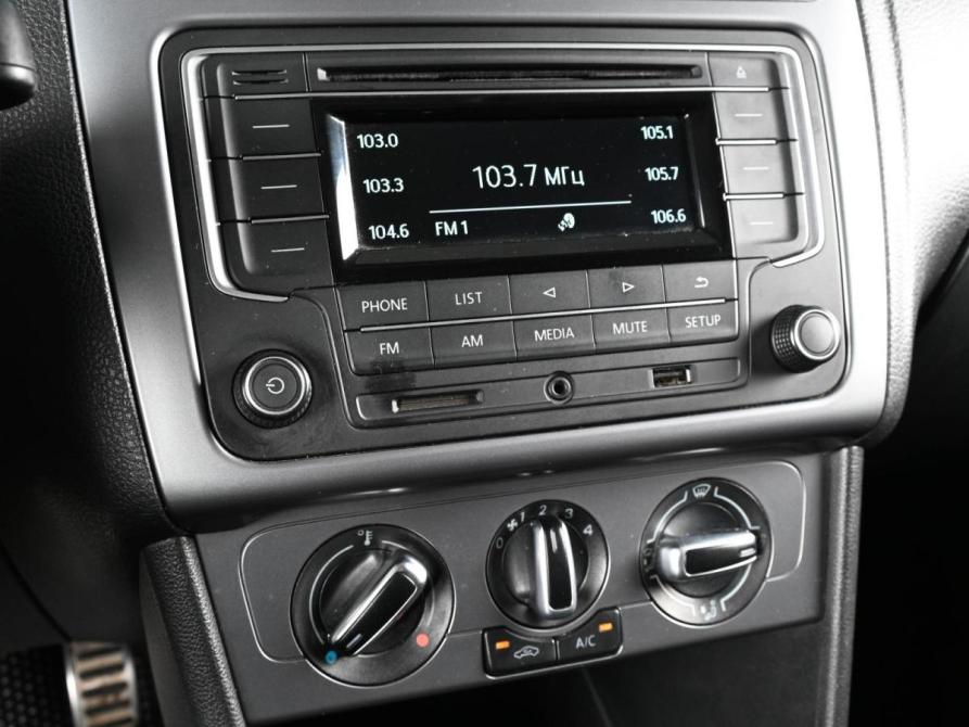 Volkswagen Polo V Рестайлинг Ростов-на-Дону  - изображение 13