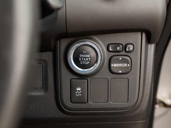 Toyota Wish II с пробегом 2011 года, цена 1 355 000 рублей, 237456 км, минивэн, Автокод Объявления
