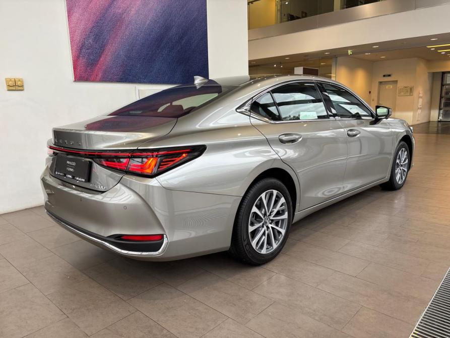 Lexus ES VII Рестайлинг 2 Москва  - изображение 3