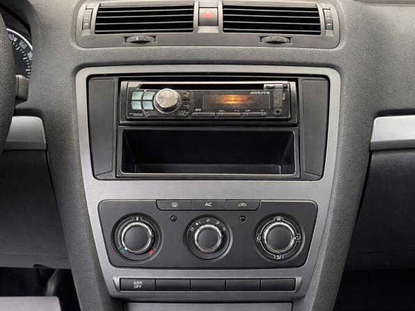 Skoda Octavia II (A5) Рестайлинг с пробегом 2012 года, цена 937 000 рублей, 111084 км, лифтбек, Автокод Объявления