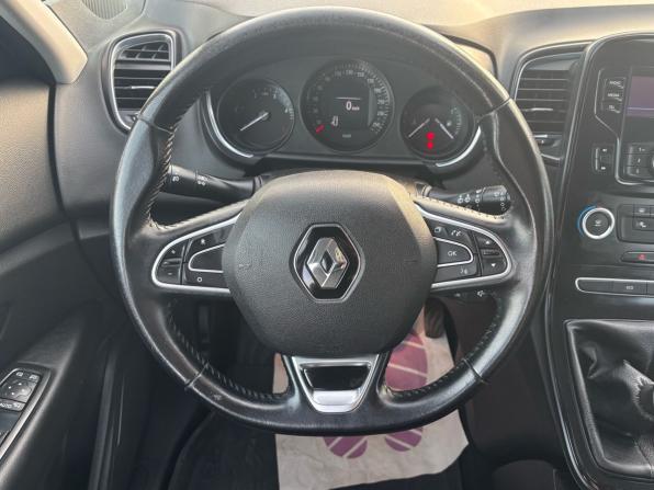 Renault Scenic IV с пробегом 2017 года, цена 1 499 000 рублей, 177000 км, компактвэн, Автокод Объявления