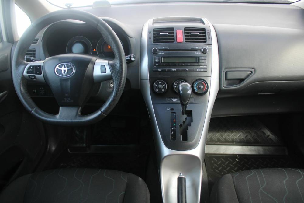 Toyota Auris I Рестайлинг Березники  - изображение 9