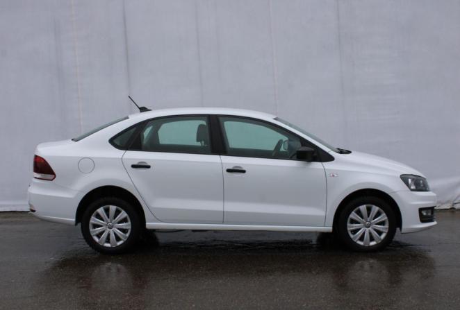 Volkswagen Polo V Рестайлинг с пробегом 2019 года, цена 1 290 000 рублей, 87242 км, седан, Автокод Объявления