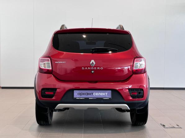 Renault Sandero II с пробегом 2017 года, цена 980 000 рублей, 136082 км, хэтчбек, Автокод Объявления