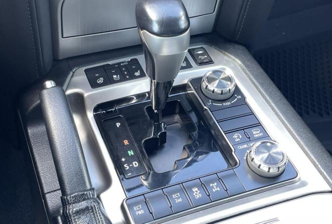 Toyota Land Cruiser 200 Series Рестайлинг 2 с пробегом 2016 года, цена 5 250 000 рублей, 210792 км, внедорожник, Автокод Объявления