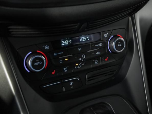 Ford Kuga II Рестайлинг с пробегом 2018 года, цена 1 899 000 рублей, 60796 км, внедорожник, Автокод Объявления