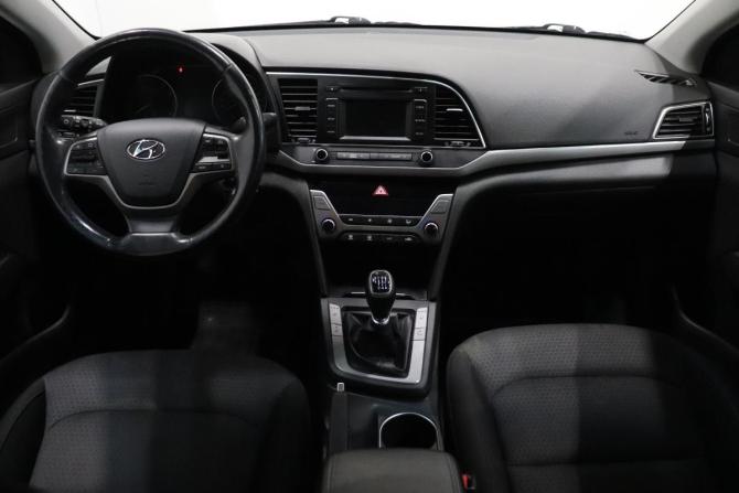 Hyundai Elantra VI (AD) с пробегом 2017 года, цена 1 242 000 рублей, 176000 км, седан, Автокод Объявления