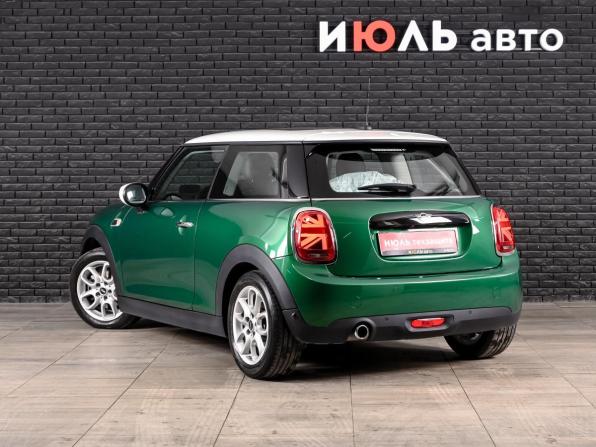 Mini Hatch III (F55/F56) Рестайлинг с пробегом 2020 года, цена 2 350 000 рублей, 36551 км, хэтчбек, Автокод Объявления