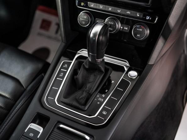 Volkswagen Passat B8 с пробегом 2015 года, цена 1 800 000 рублей, 50939 км, седан, Автокод Объявления