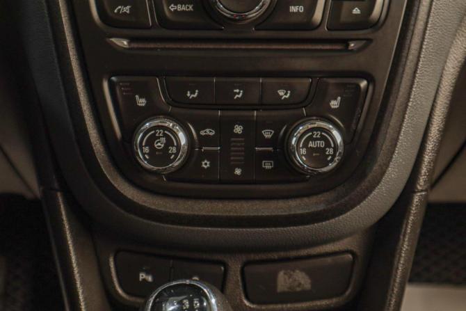 Opel Mokka I с пробегом 2014 года, цена 999 000 рублей, 80193 км, внедорожник, Автокод Объявления