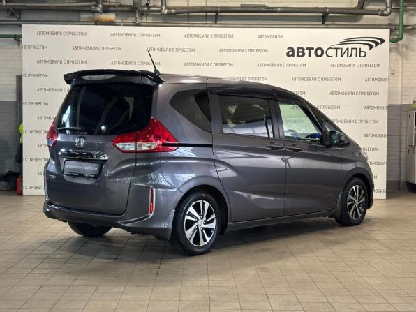 Honda Freed II с пробегом 2018 года, цена 1 599 000 рублей, 63000 км, компактвэн, Автокод Объявления