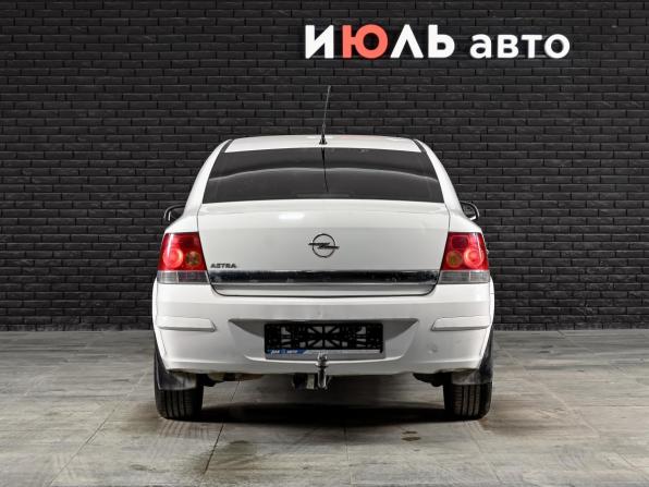 Opel Astra H Рестайлинг с пробегом 2012 года, цена 570 000 рублей, 235576 км, седан, Автокод Объявления
