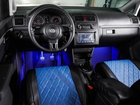 Volkswagen Touran I Рестайлинг 2 с пробегом 2010 года, цена 1 039 000 рублей, 244585 км, компактвэн, Автокод Объявления