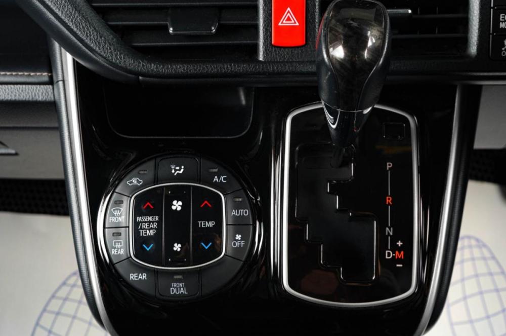 Toyota Esquire I Рестайлинг Тюмень  - изображение 18