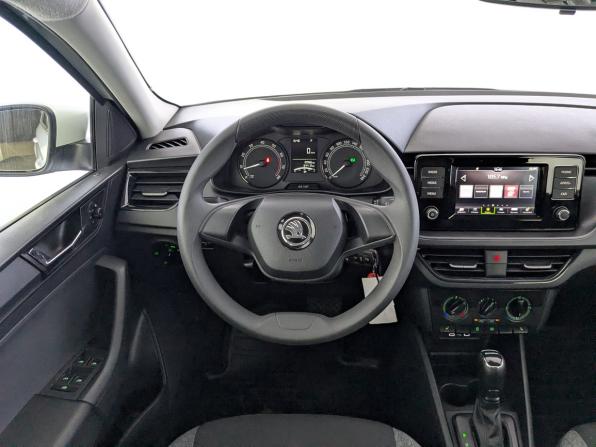 Skoda Rapid II с пробегом 2022 года, цена 1 799 000 рублей, 64409 км, лифтбек, Автокод Объявления
