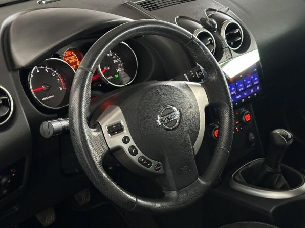 Nissan Qashqai I с пробегом 2009 года, цена 680 000 рублей, 327905 км, внедорожник, Автокод Объявления