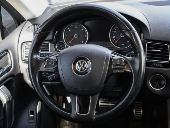 Volkswagen Touareg II Рестайлинг с пробегом 2017 года, цена 3 349 000 рублей, 173872 км, внедорожник, Автокод Объявления