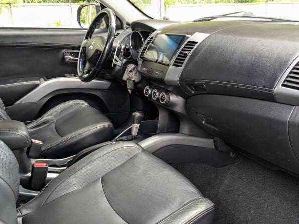 Mitsubishi Outlander II Рестайлинг с пробегом 2010 года, цена 1 099 900 рублей, 227000 км, внедорожник, Автокод Объявления