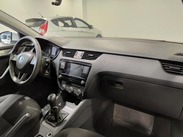 Skoda Octavia III (A7) Рестайлинг с пробегом 2017 года, цена 1 399 000 рублей, 185697 км, лифтбек, Автокод Объявления