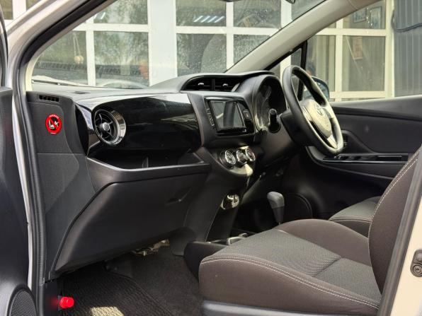 Toyota Vitz III (XP130) Рестайлинг 2 с пробегом 2019 года, цена 979 000 рублей, 108862 км, хэтчбек, Автокод Объявления