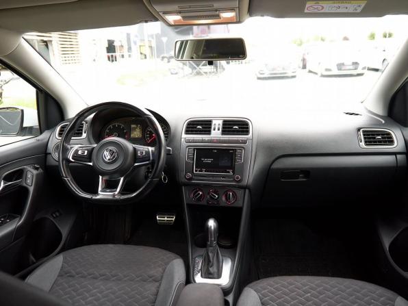 Volkswagen Polo V Рестайлинг с пробегом 2018 года, цена 1 140 000 рублей, 110268 км, седан, Автокод Объявления