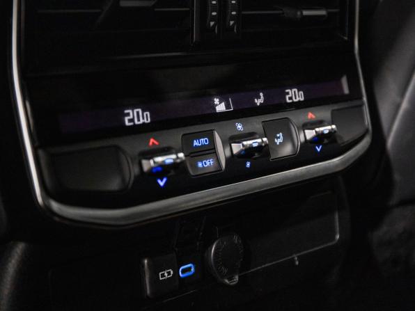 Toyota Land Cruiser 300 Series с пробегом 2021 года, цена 10 070 000 рублей, 155052 км, внедорожник, Автокод Объявления