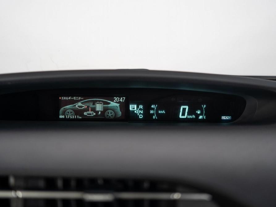 Toyota Prius III Рестайлинг (XW30) Иркутск  - изображение 10
