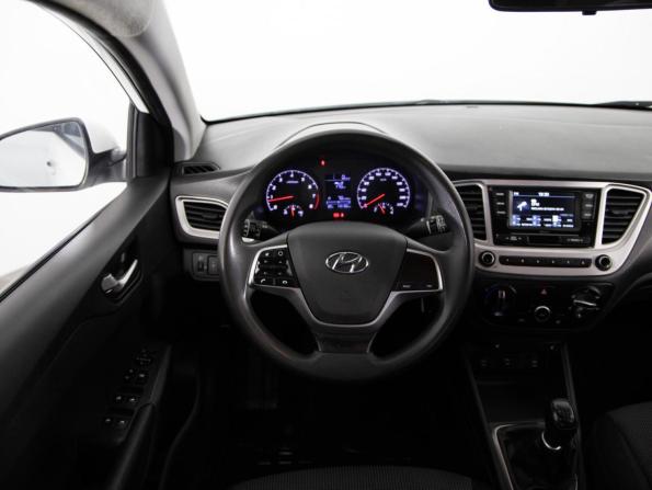 Hyundai Solaris II Рестайлинг с пробегом 2020 года, цена 989 000 рублей, 140165 км, седан, Автокод Объявления