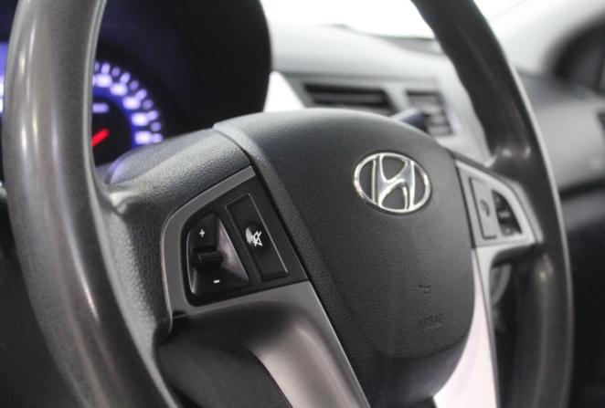 Hyundai Solaris I Рестайлинг с пробегом 2015 года, цена 980 000 рублей, 136520 км, хэтчбек, Автокод Объявления
