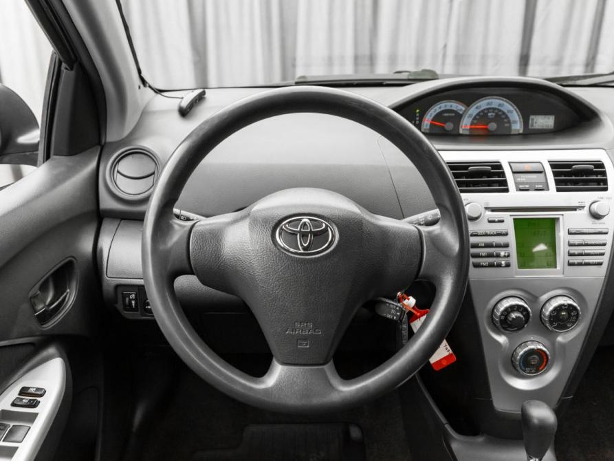 Toyota Yaris II Москва  - изображение 10