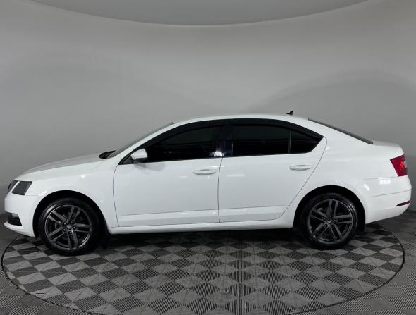 Skoda Octavia III (A7) Рестайлинг с пробегом 2018 года, цена 1 695 000 рублей, 76100 км, лифтбек, Автокод Объявления