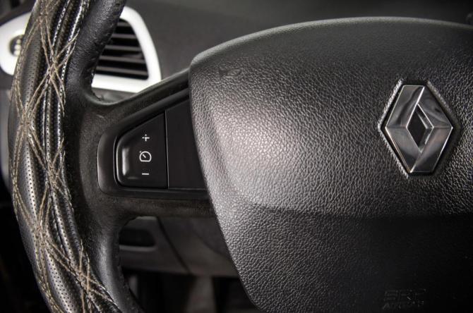 Renault Scenic III с пробегом 2010 года, цена 559 000 рублей, 297025 км, компактвэн, Автокод Объявления