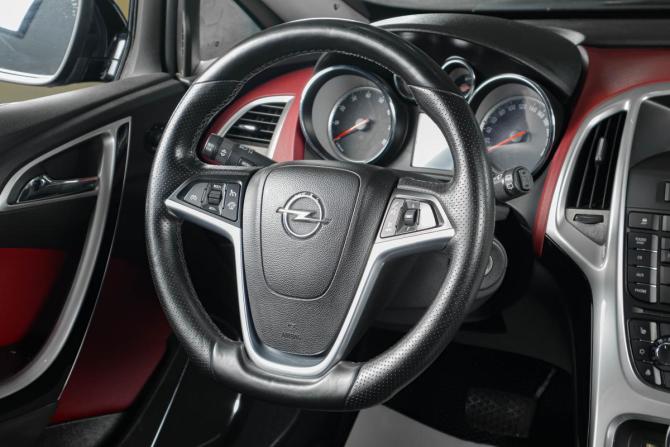 Opel Astra J Рестайлинг с пробегом 2013 года, цена 1 489 000 рублей, 69600 км, хэтчбек, Автокод Объявления